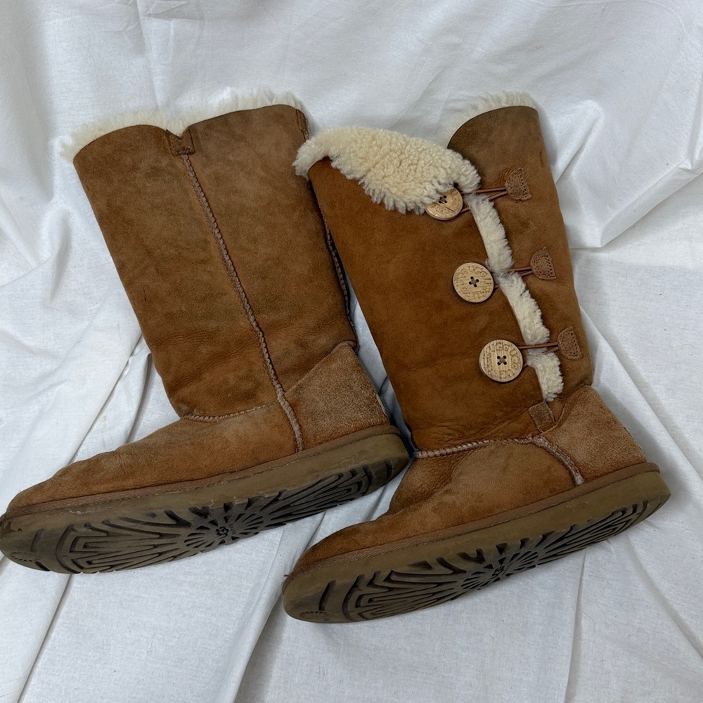 Ugg Bailey Button Shearling Boots Chestnut Brown … - image 3